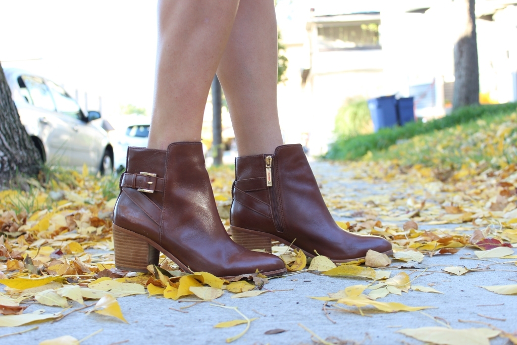 up close 2 louise et cie booties