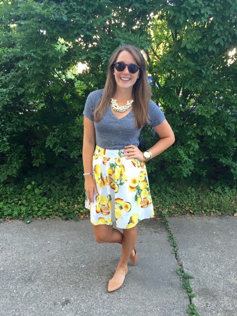 gray-v-neck-tee-with-lemon-skirt