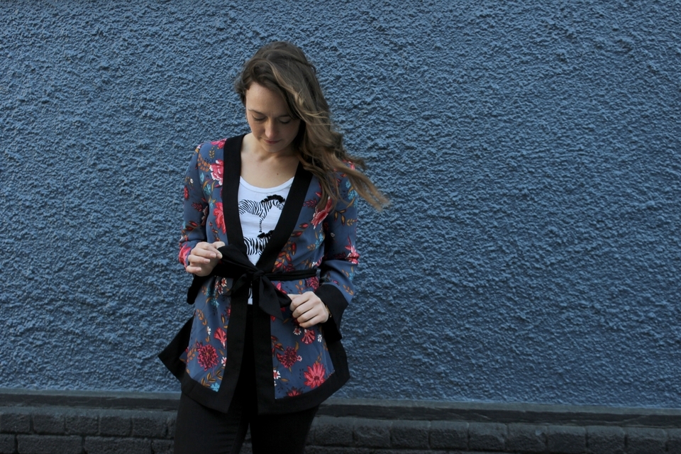 Loft Floral kimono with zebra graphic tee and skinny jeans